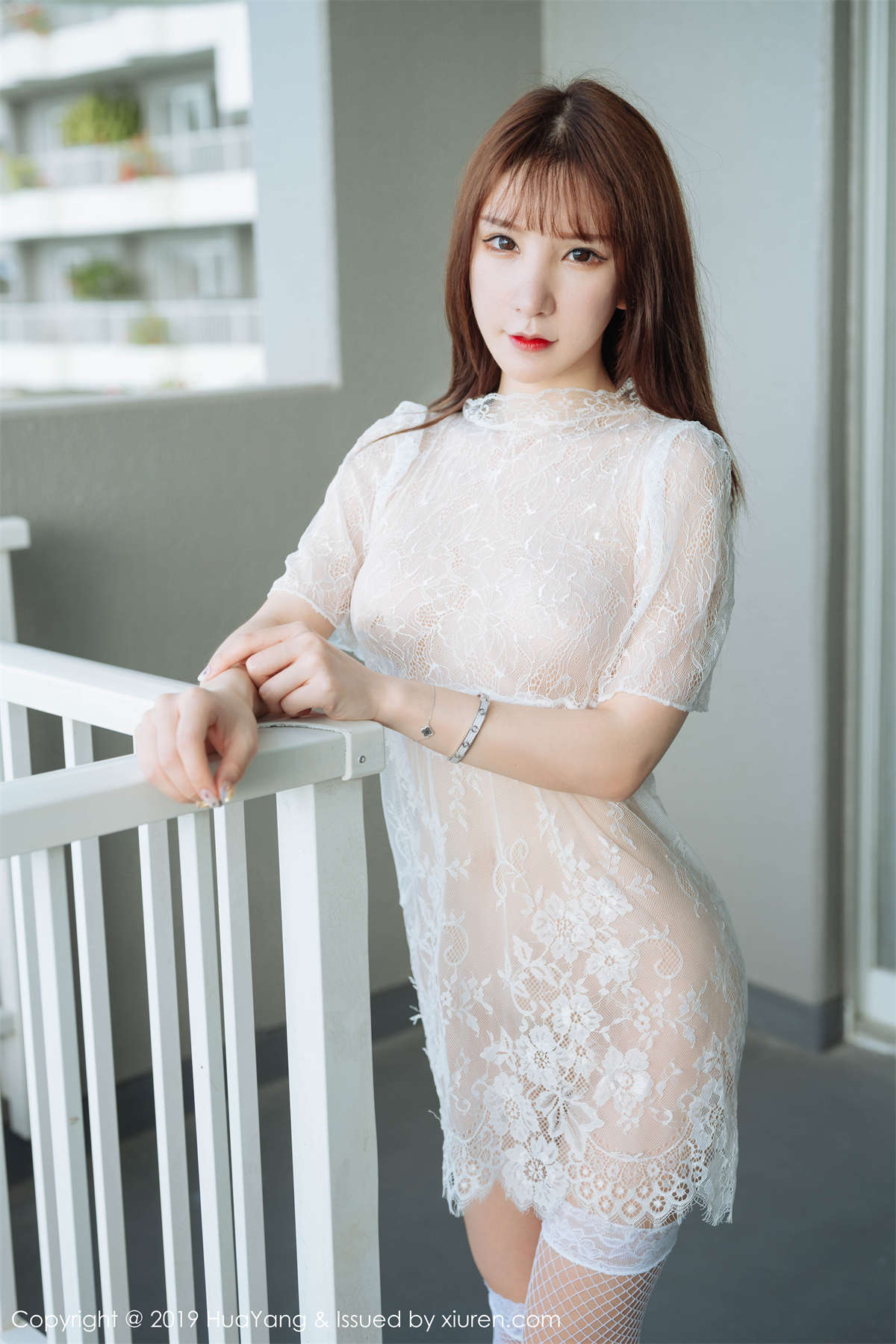 HuaYang花漾show 2019.08.22 VOL.169 美腿翘臀一览无遗 周于希Sandy-日更街拍