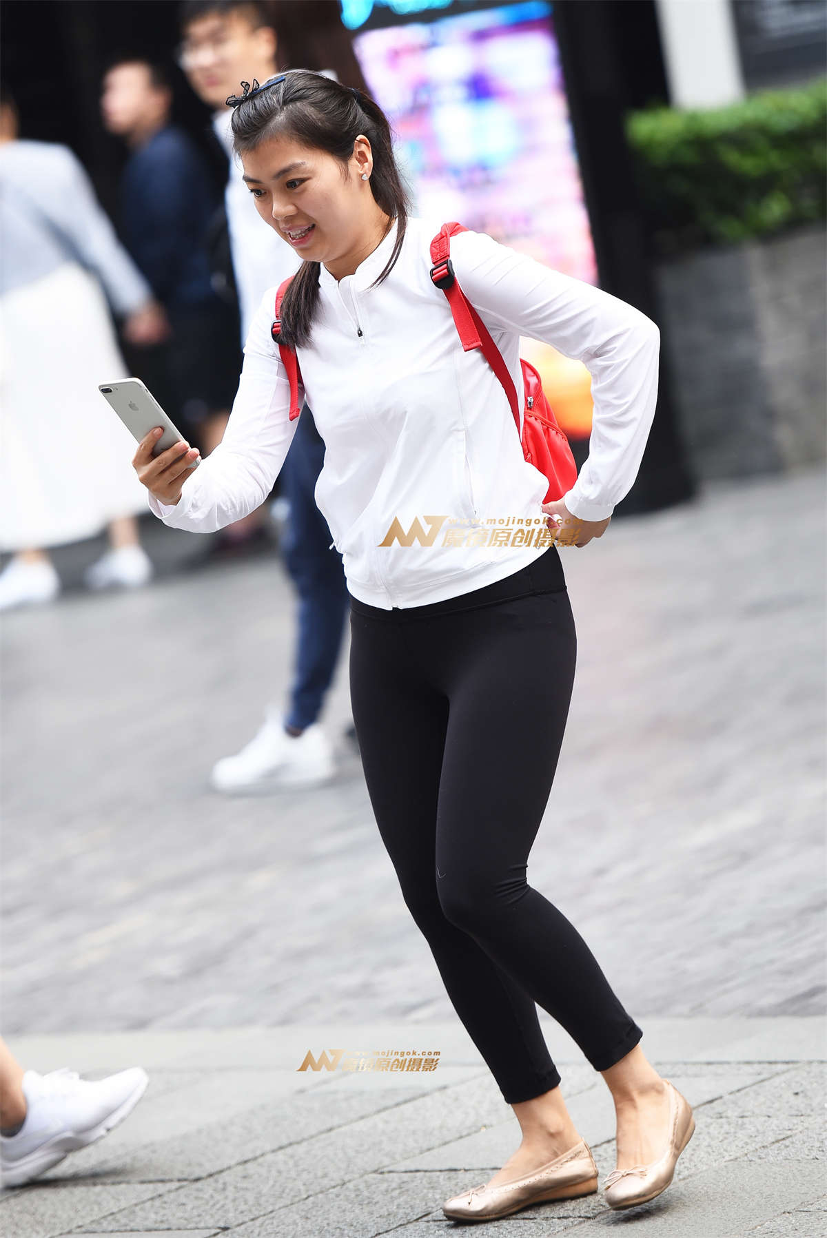 【咔喳赛贴】米奇小红包-日更街拍