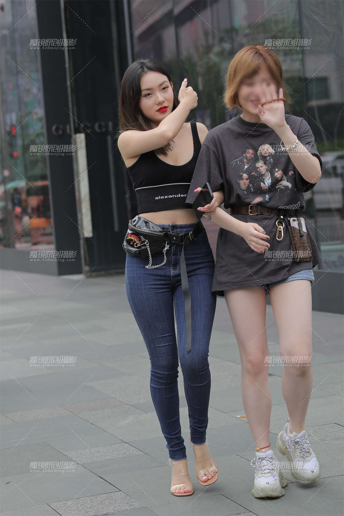 【凯恩赛贴】极品紧牛美眉-日更街拍