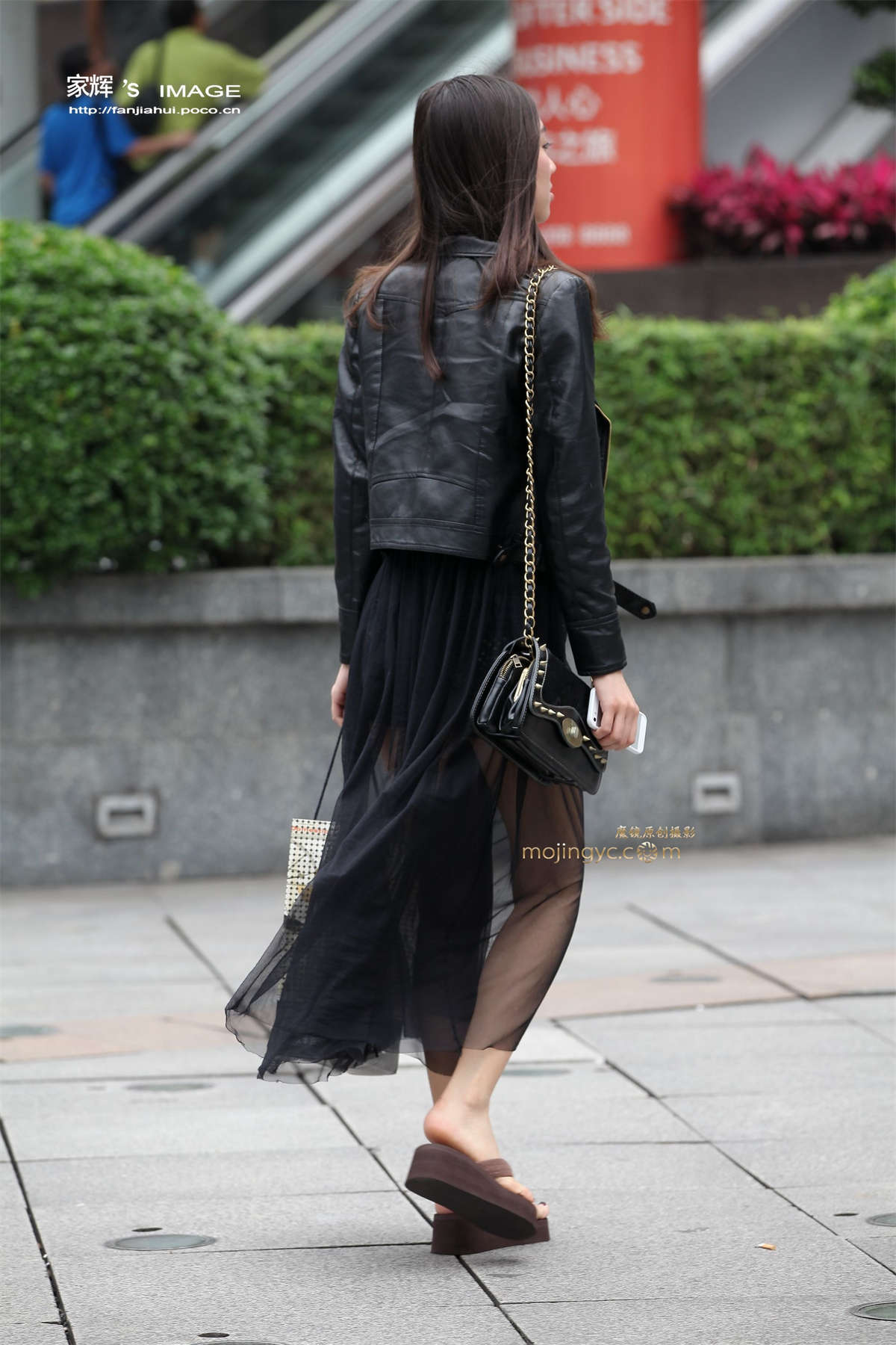 图片[2]-皮衣纱裙美女-日更街拍