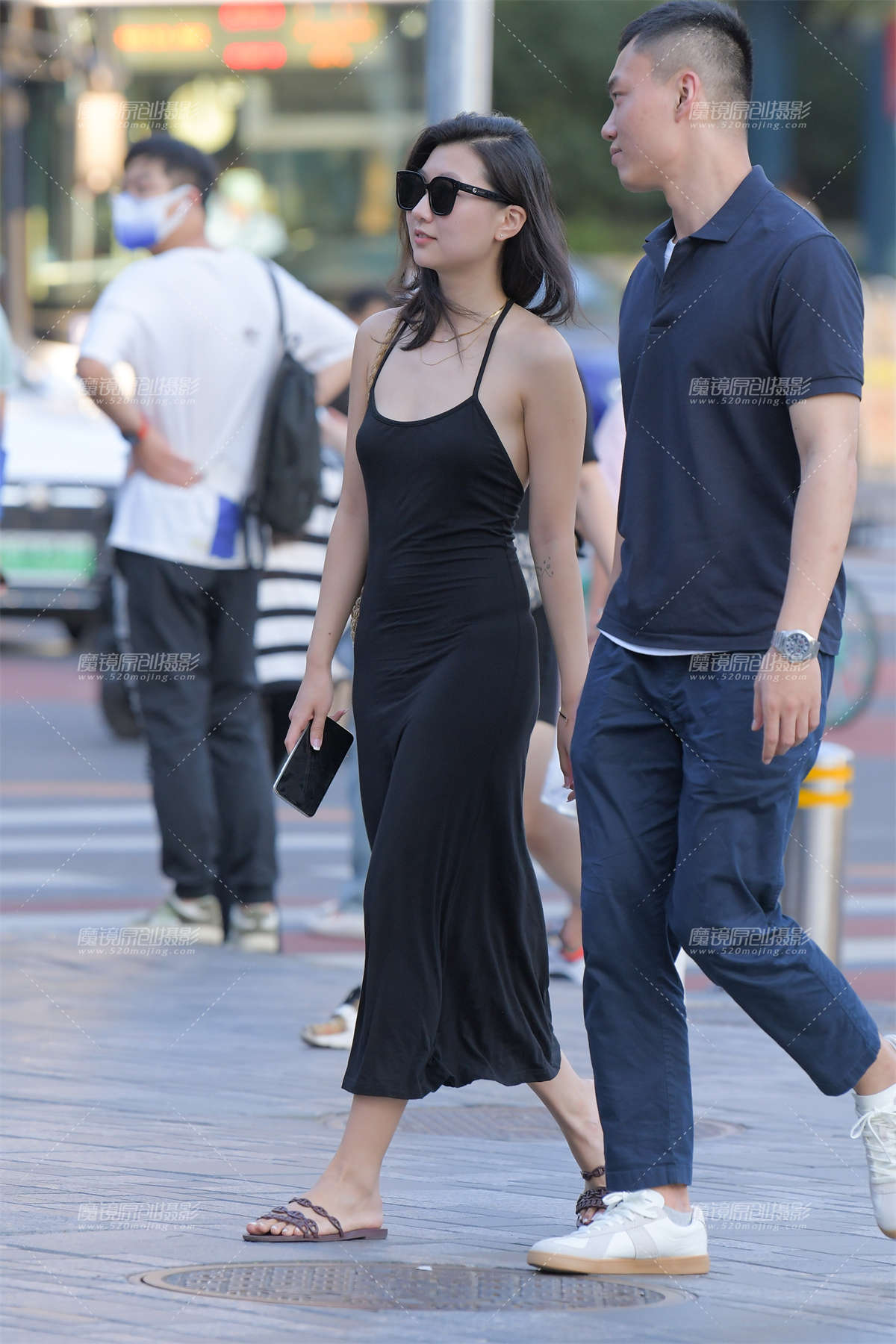 图片[2]-修身黑色长裙-日更街拍