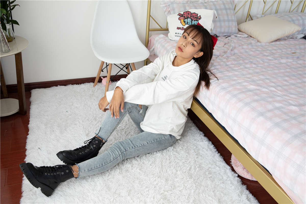 物恋传媒 NO.680 岚岚-雪语风舞-日更街拍