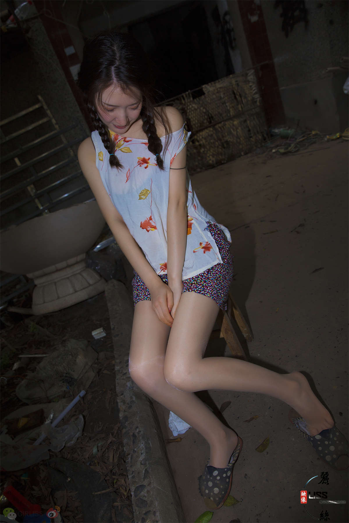 LISS丽丝映像 NO.014 莎妹 废品垃圾站老王的女儿-日更街拍