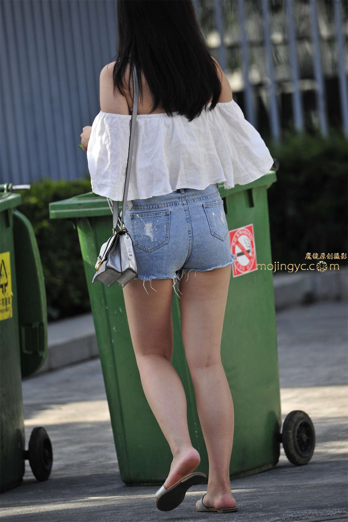 图片[2]-2017-07-12美臀牛仔短裤-日更街拍