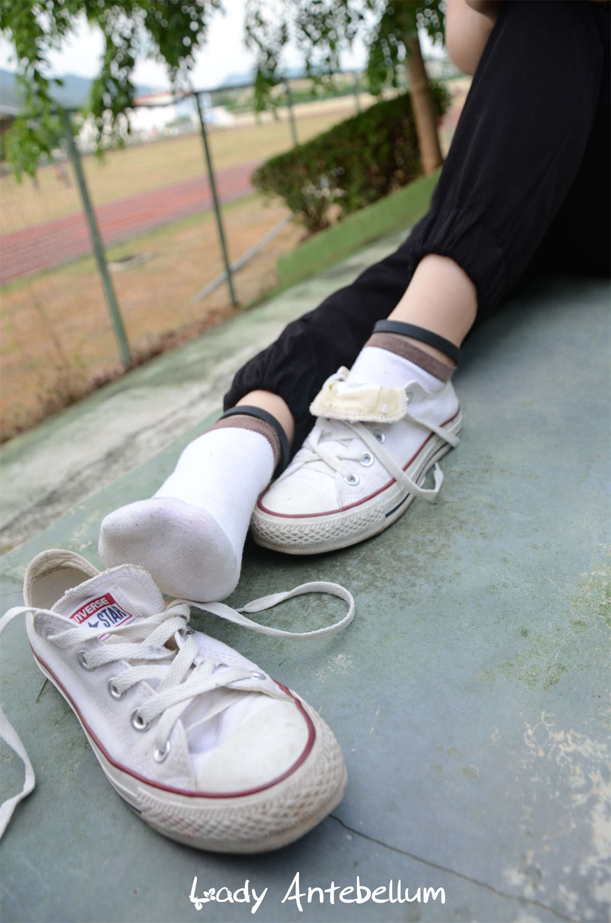 [战前女神] 美腿棉袜女神级摄影套图 125-日更街拍