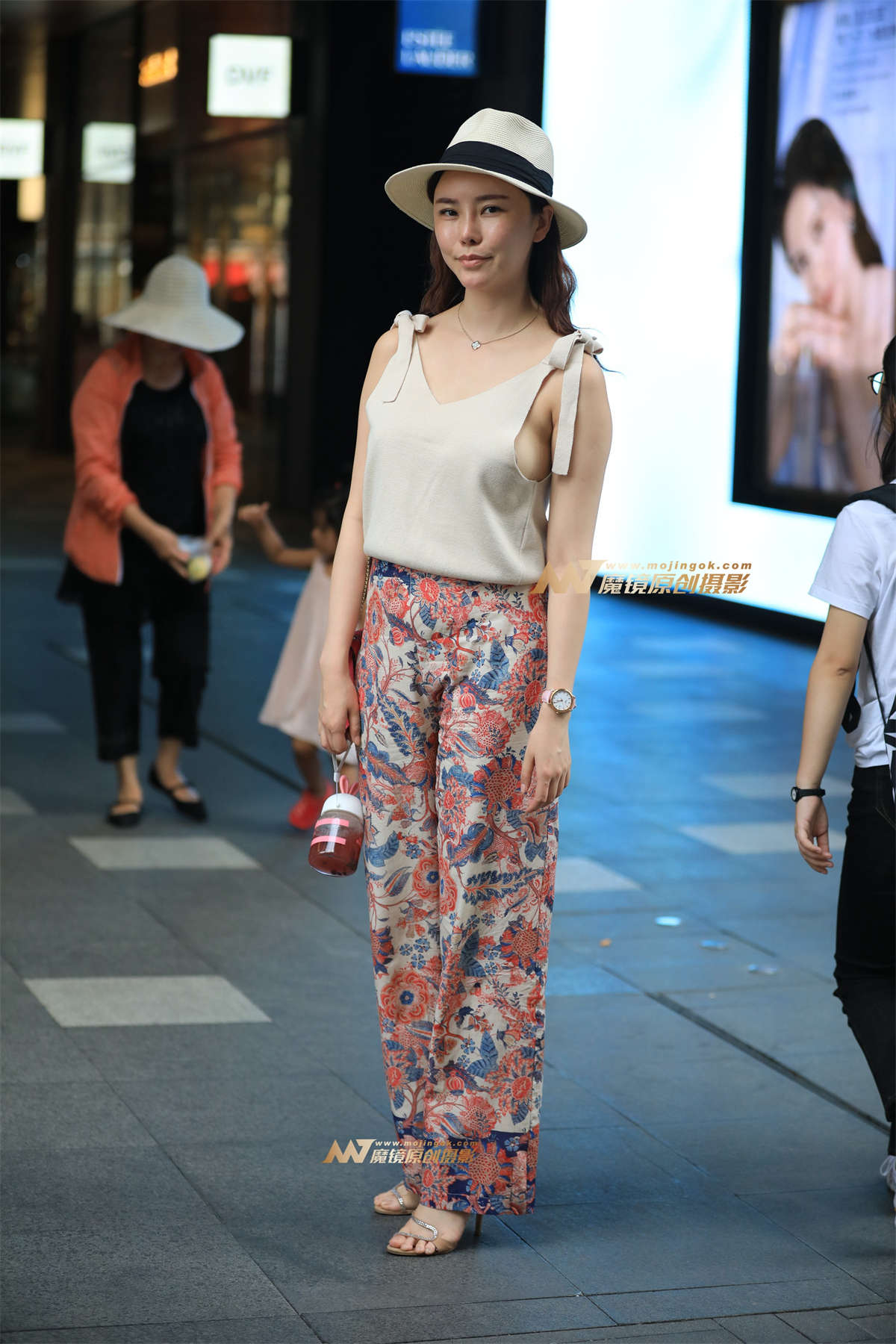 【凯恩赛帖】漂亮性感-日更街拍