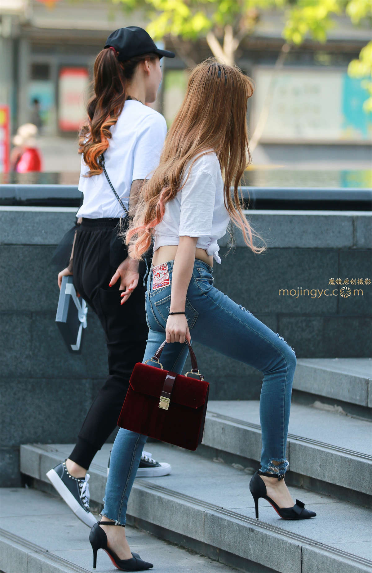 图片[2]-肉感紧身牛仔-日更街拍