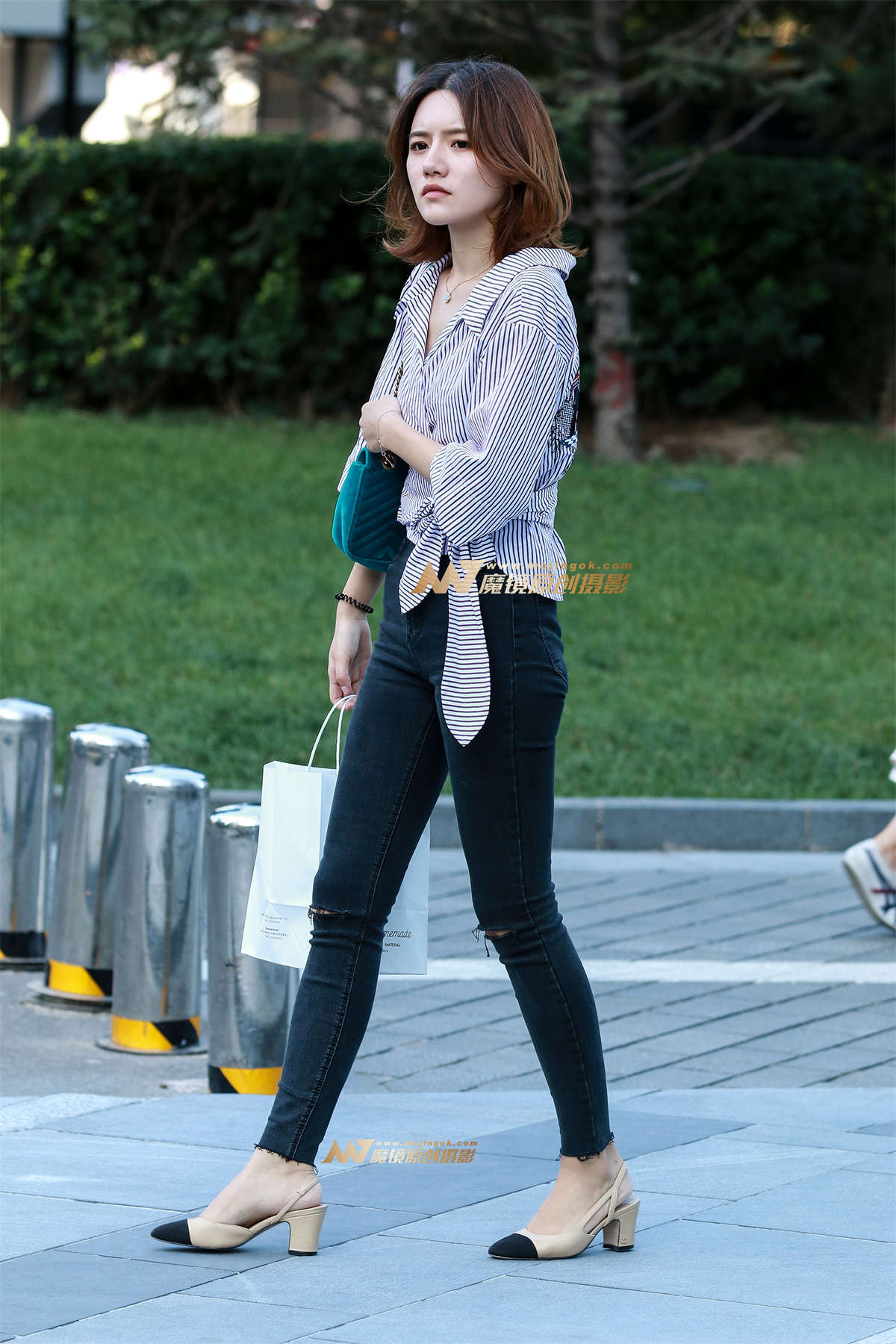 【小默赛帖】第1306篇★纤细修长的美腿妹子★-日更街拍