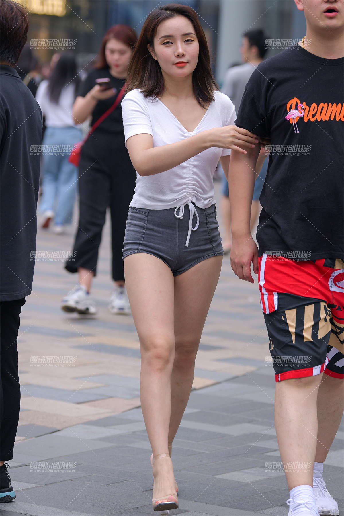 【街拍之魂赛帖】性感热裤小妹-日更街拍