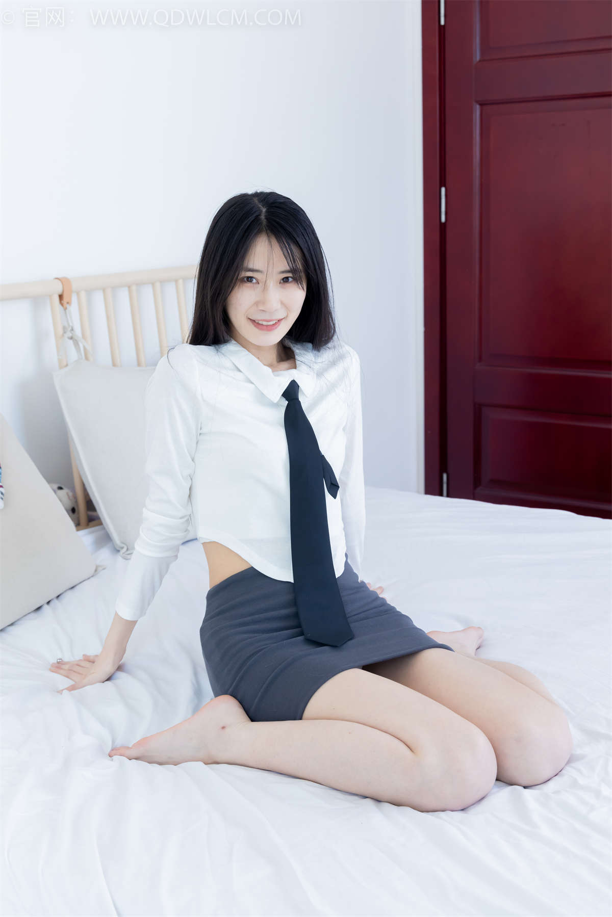 图片[2]-物恋传媒 NO.2346 菜菜-运动鞋、厚黑丝、裸足-日更街拍