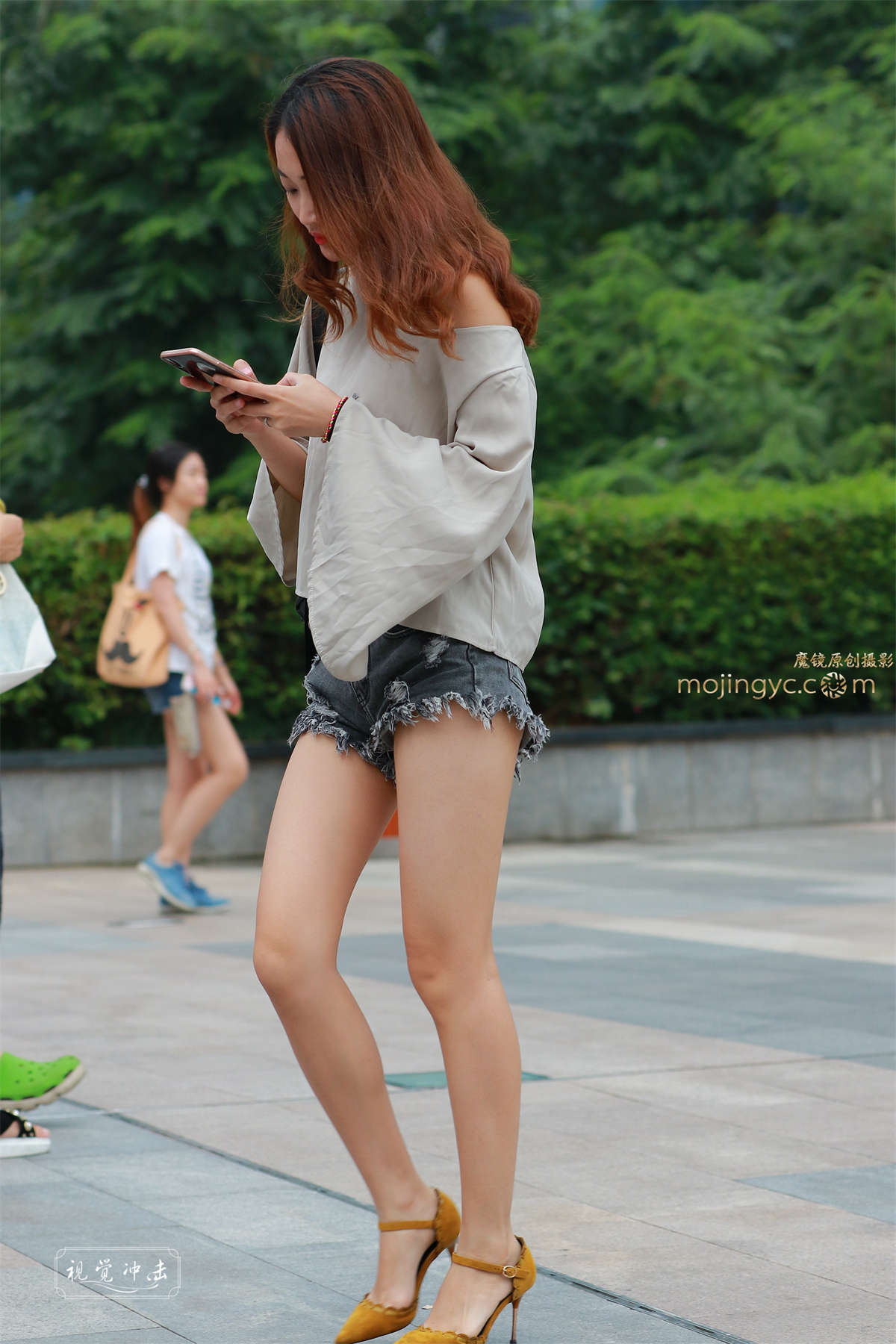 图片[2]-细高跟 美腿 超短热裤 MM-日更街拍