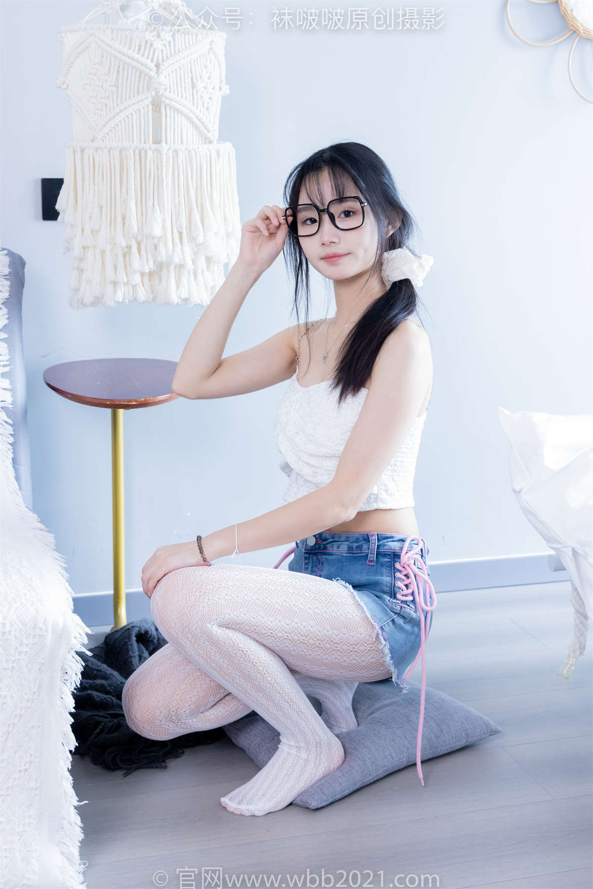 袜啵啵 No.372 甜甜圈-板鞋、白色蕾丝袜、可拆卸牛仔裤、裤里丝 花絮版-日更街拍