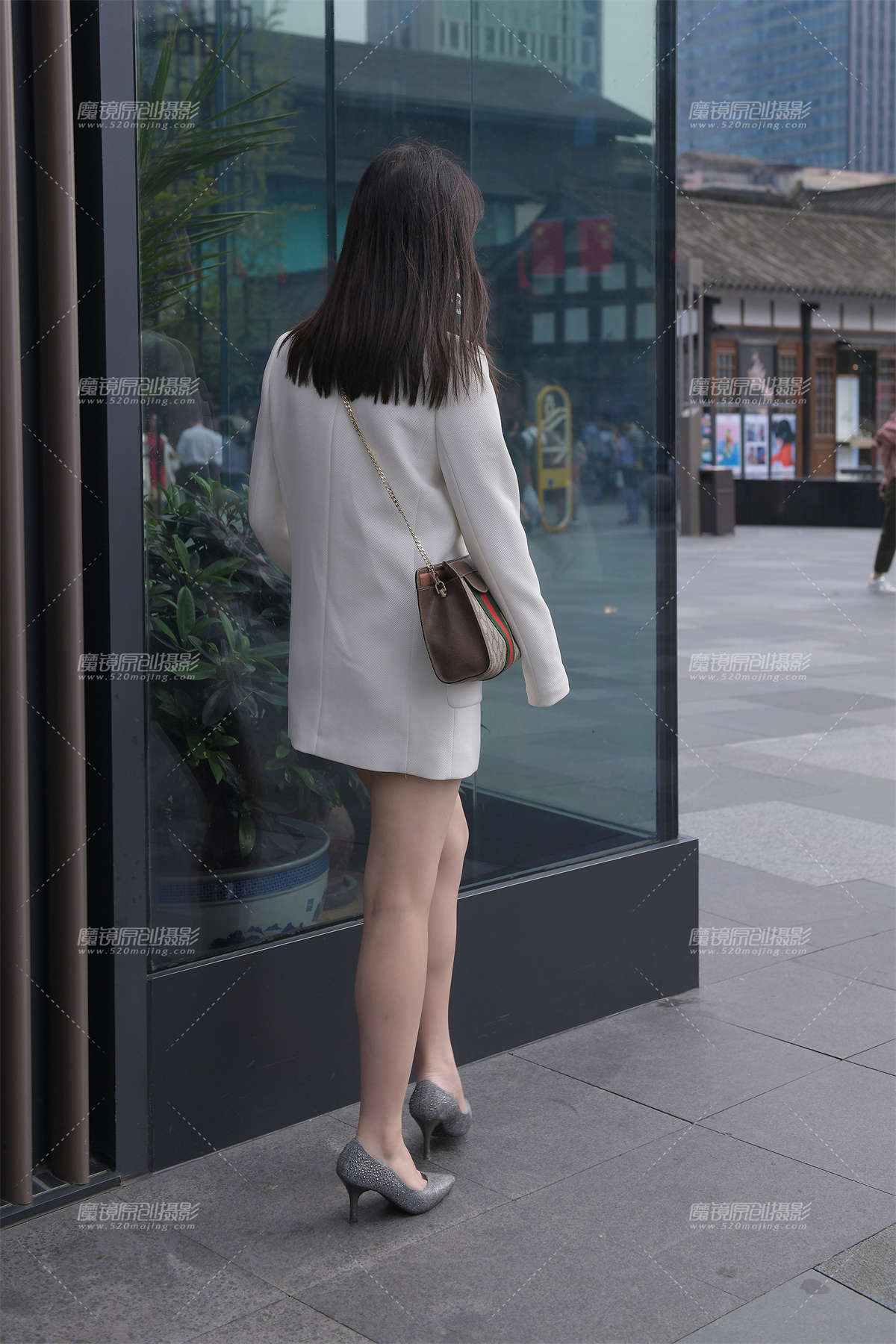 图片[2]-白皙美胸__~-日更街拍