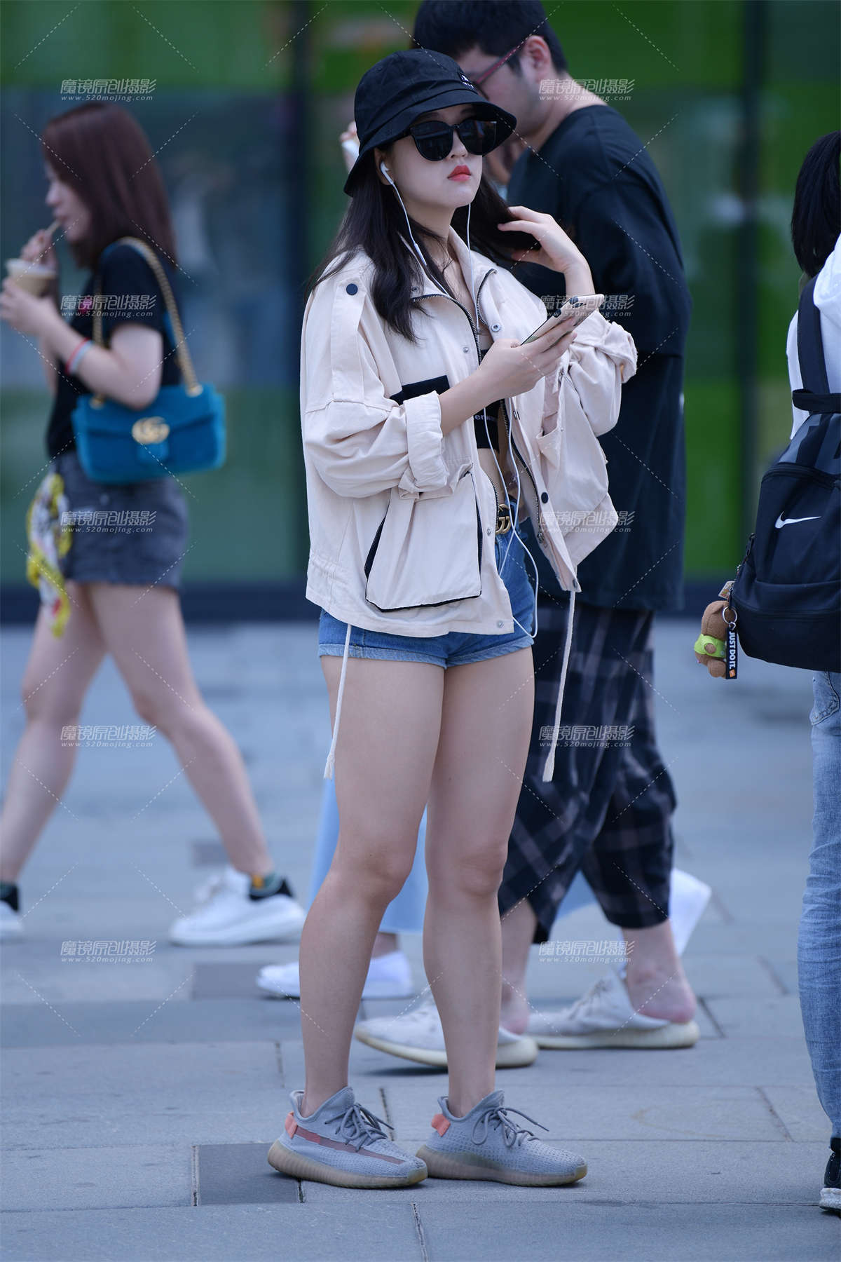 第1582篇★性感热裤美女★-日更街拍