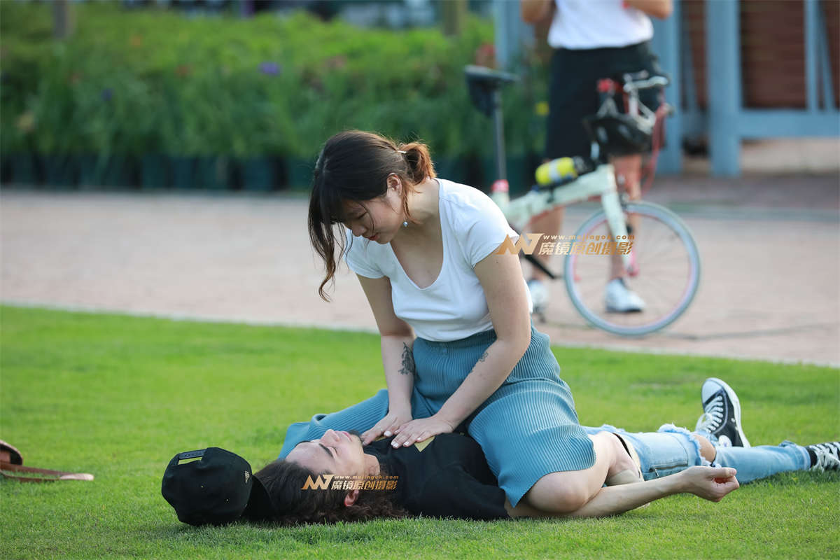 【凯恩赛帖】情侣嬉戏-日更街拍