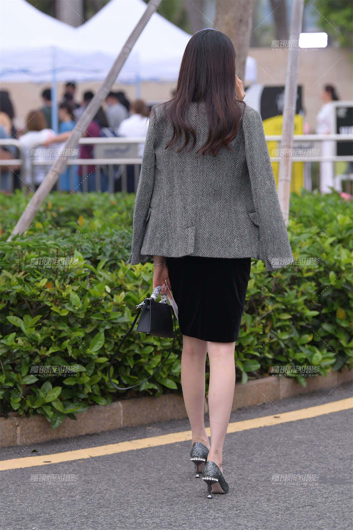 图片[2]-有点高冷的小姐姐-日更街拍