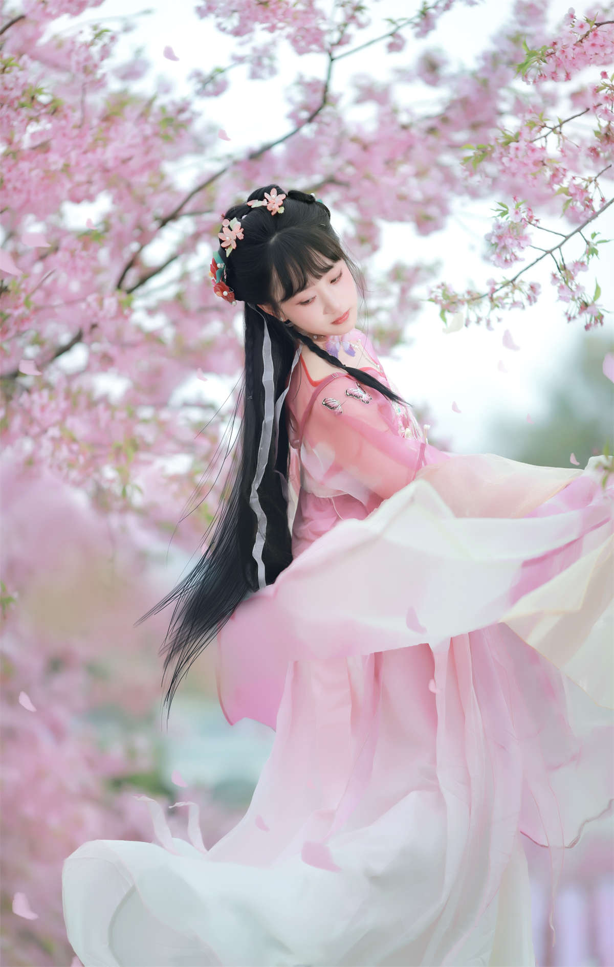 图片[2]-YITUYU艺图语 2025.04.22 落樱 小王碎彬彬-日更街拍