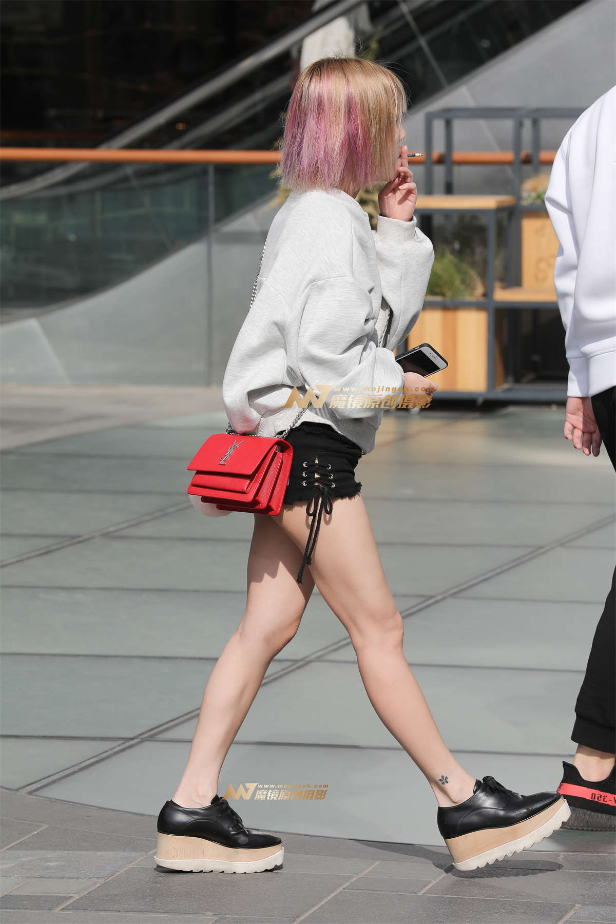 图片[2]-【凯恩赛帖】热裤小妹-日更街拍