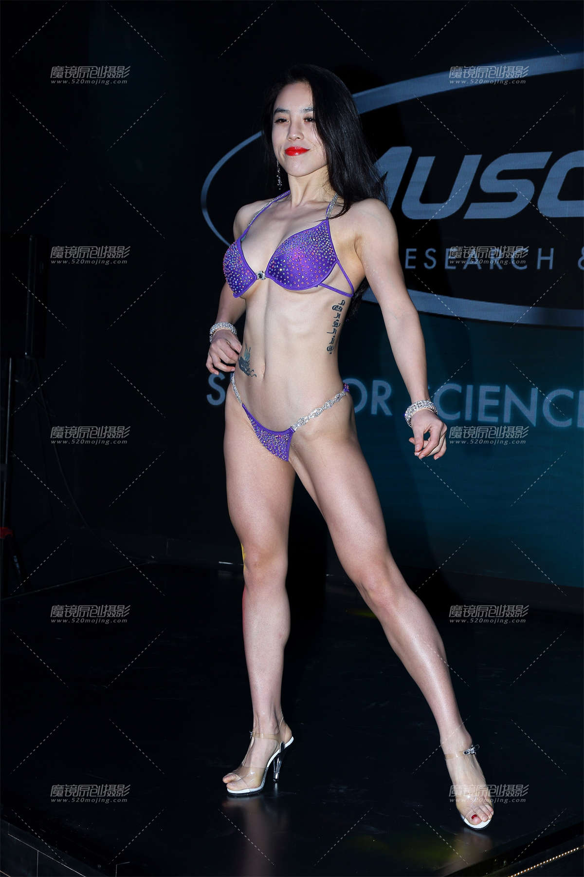 紫色比基尼产品秀-日更街拍