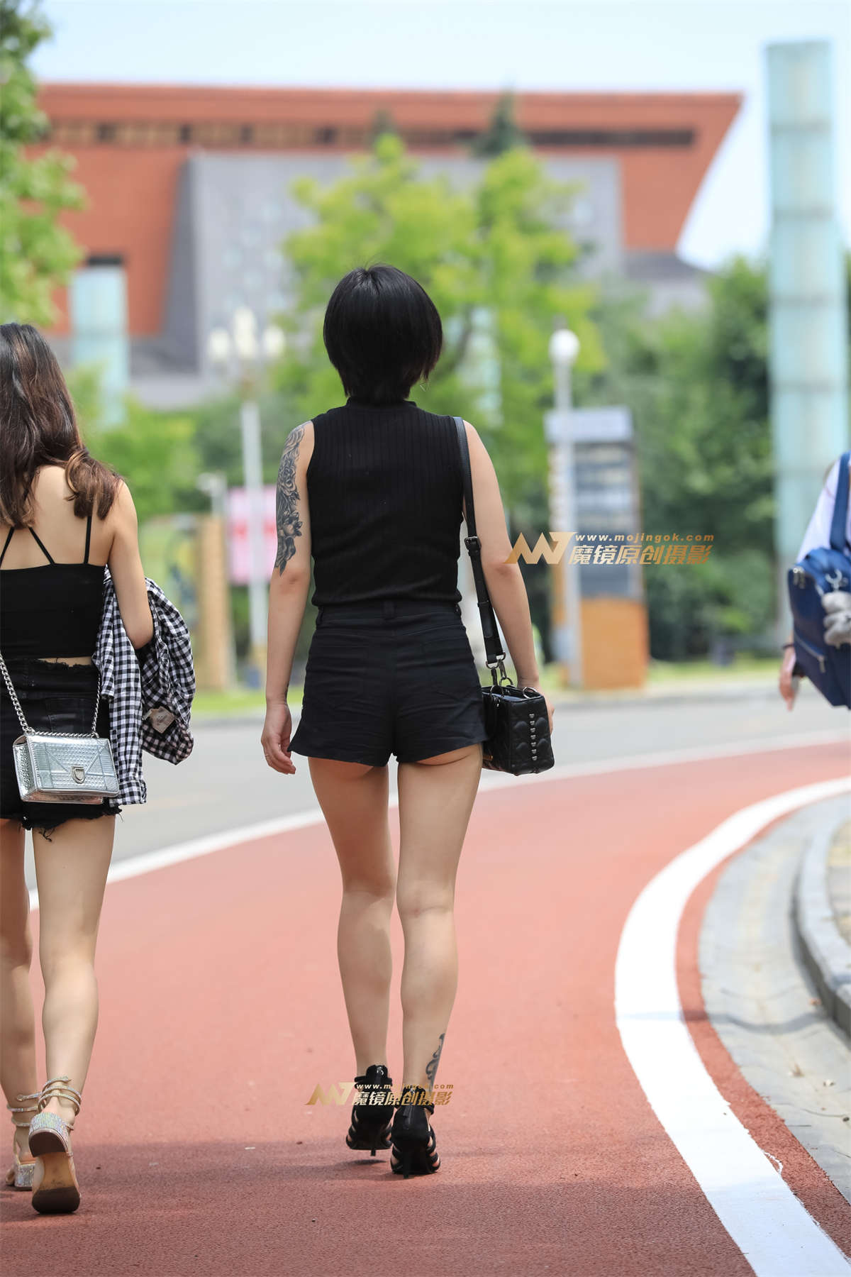 图片[2]-【凯恩赛帖】热裤美眉-日更街拍