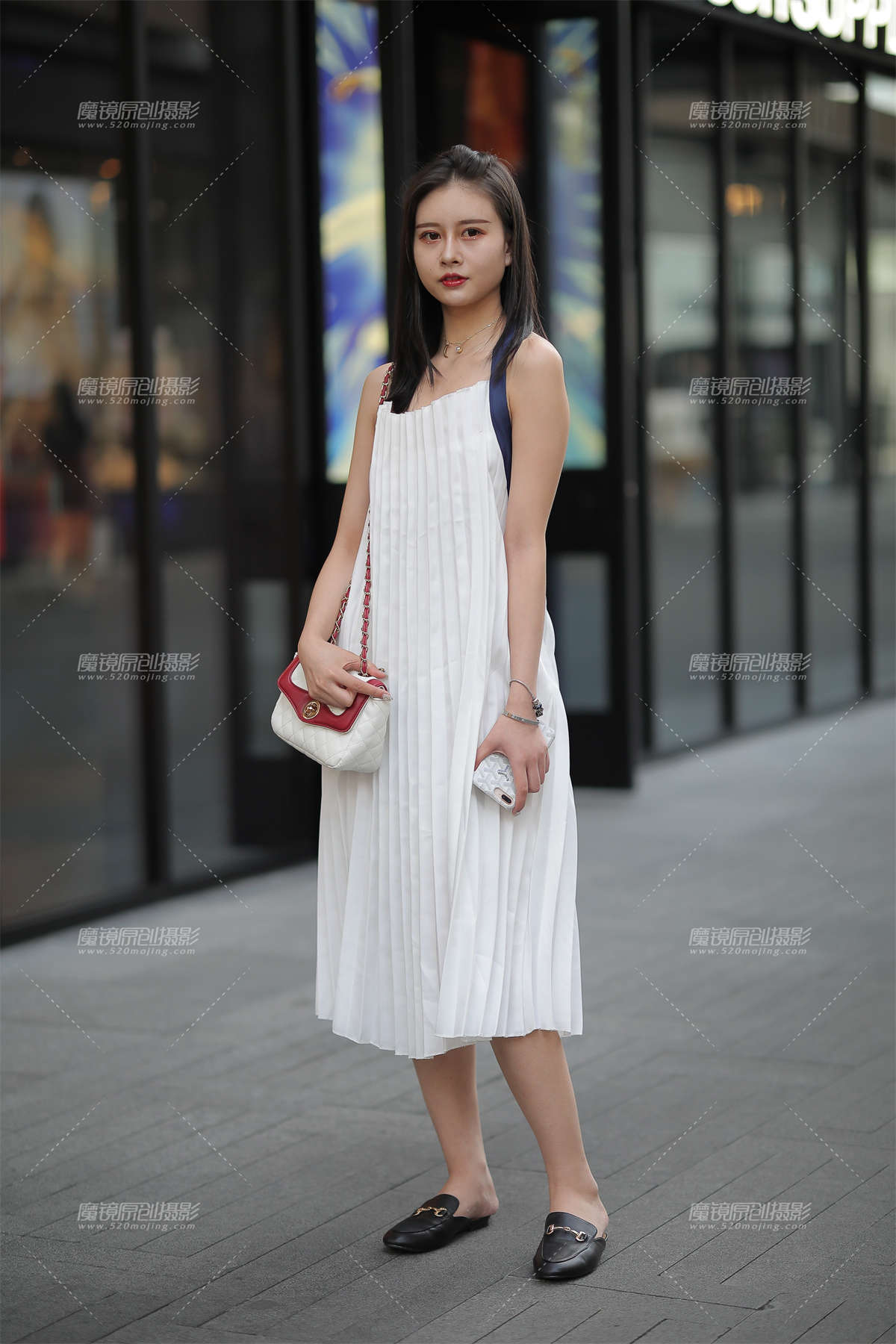 【凯恩赛贴】可人唯美的大眼美眉-日更街拍