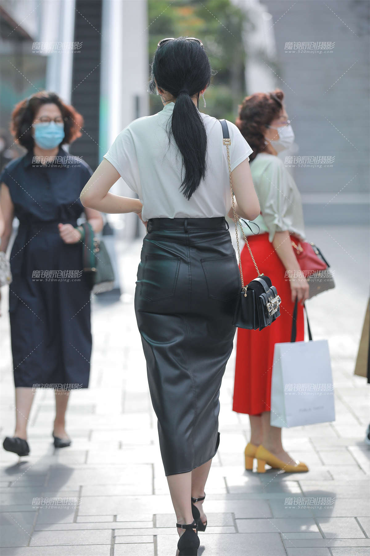 图片[2]-【玻璃街拍】成熟女人的美-日更街拍