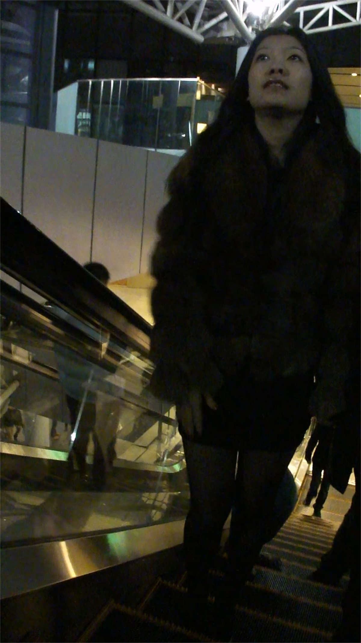 图片[2]-超短紧身包臀裙的黑丝美女-日更街拍