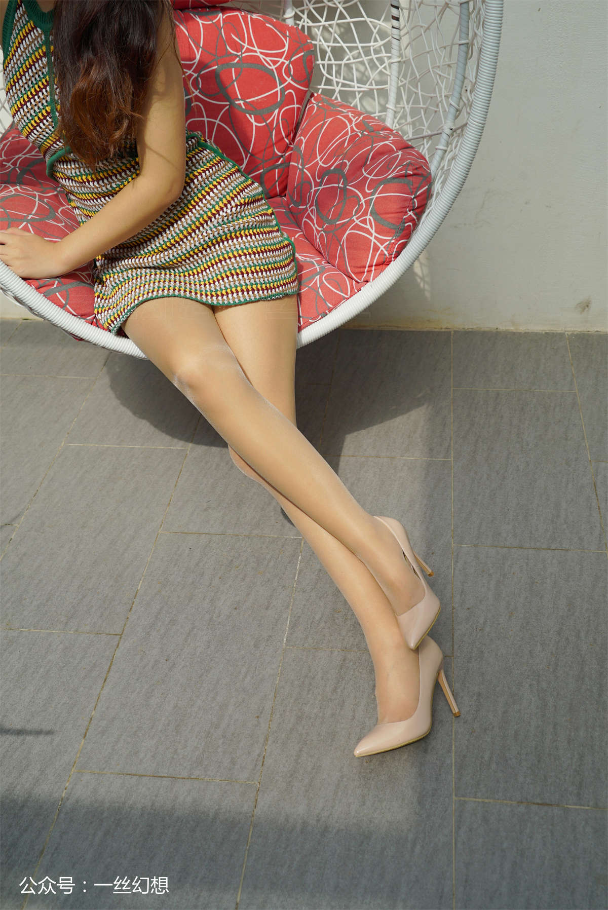 高丝女子图鉴 袜小喵×一丝幻想 NZ031 小北-日更街拍