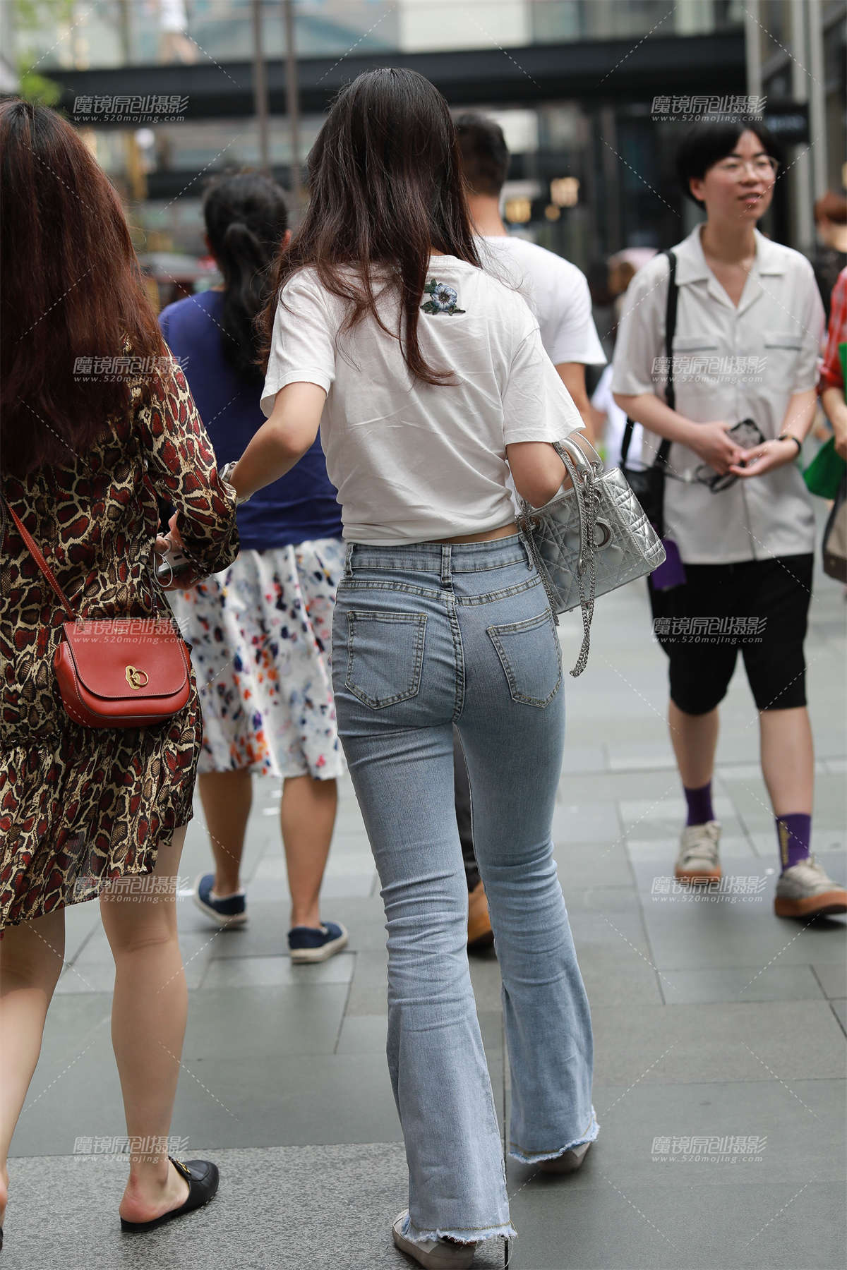 图片[2]-【凯恩赛贴】喇叭紧牛小妹-日更街拍