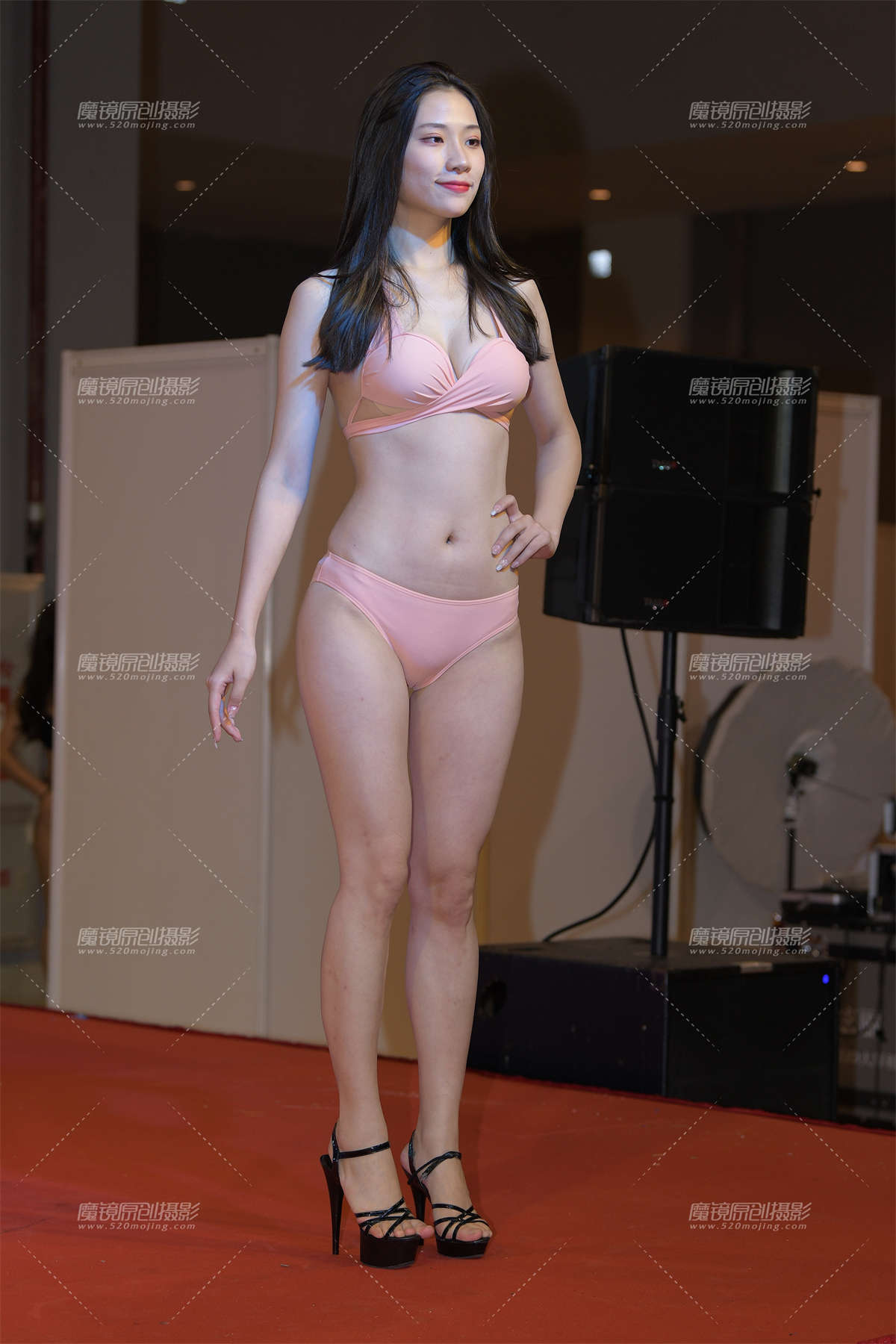 2020性文化-太爱这个模特了-日更街拍