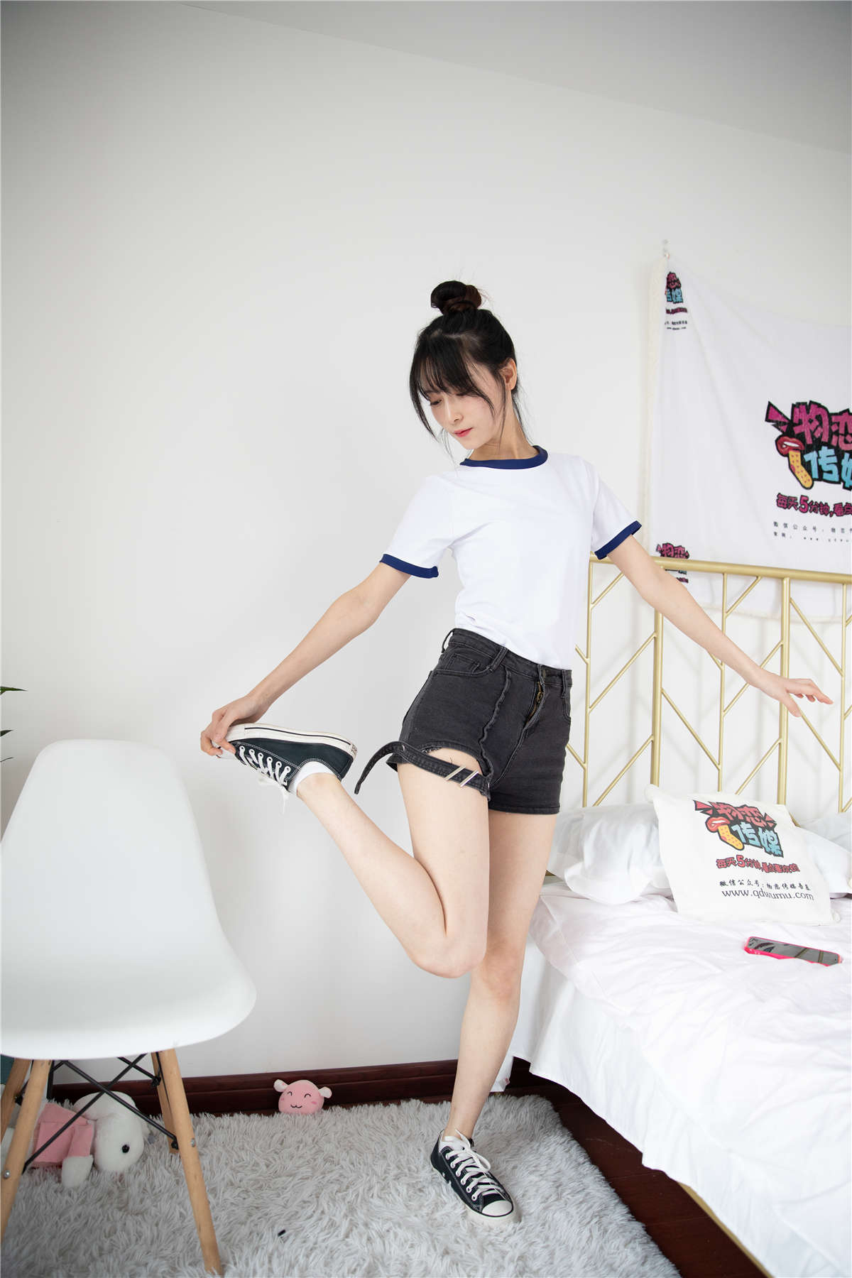 物恋传媒 NO.597 猫耳-月亮花开-日更街拍