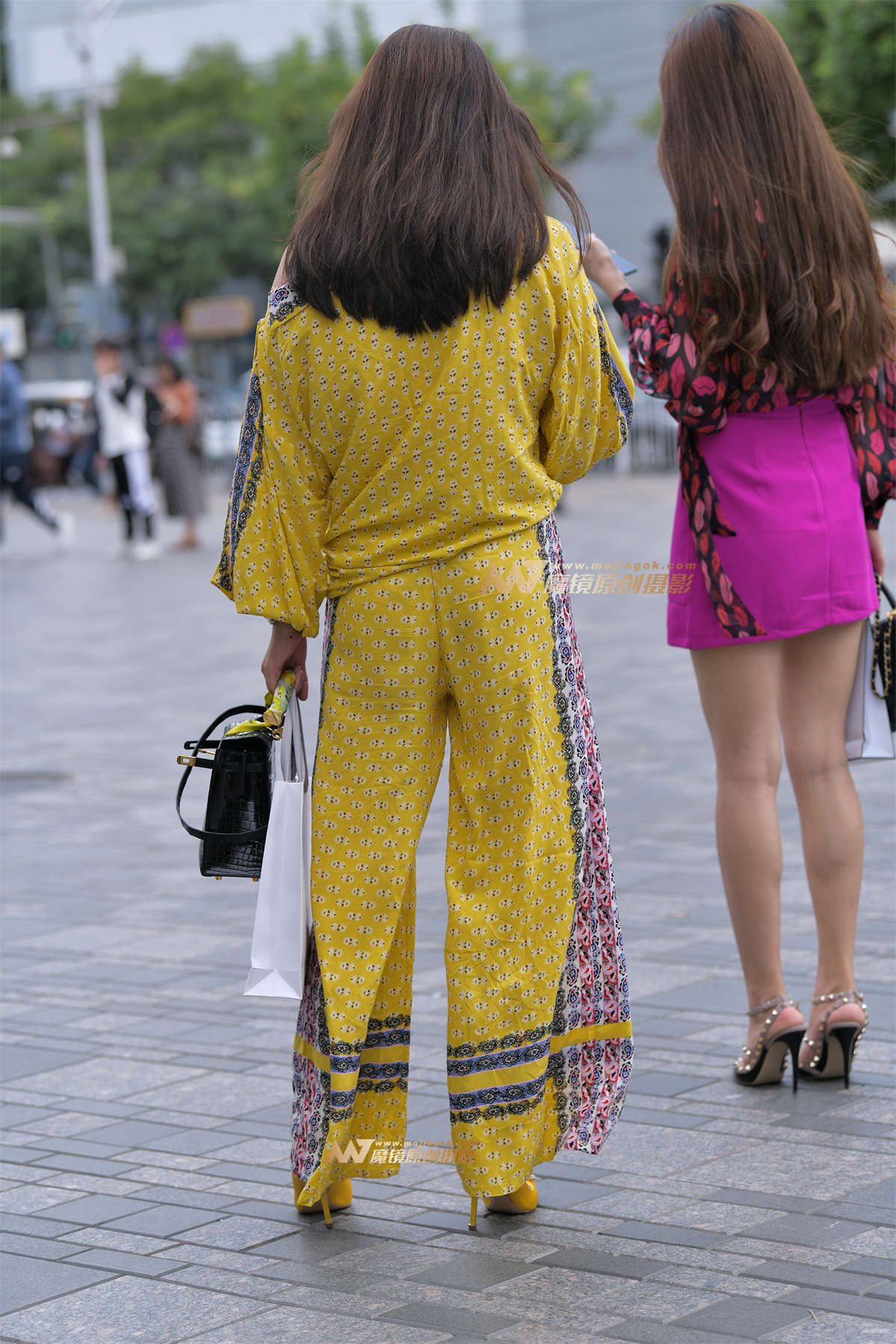 图片[2]-【红石赛帖】两个漂亮时尚少妇-日更街拍