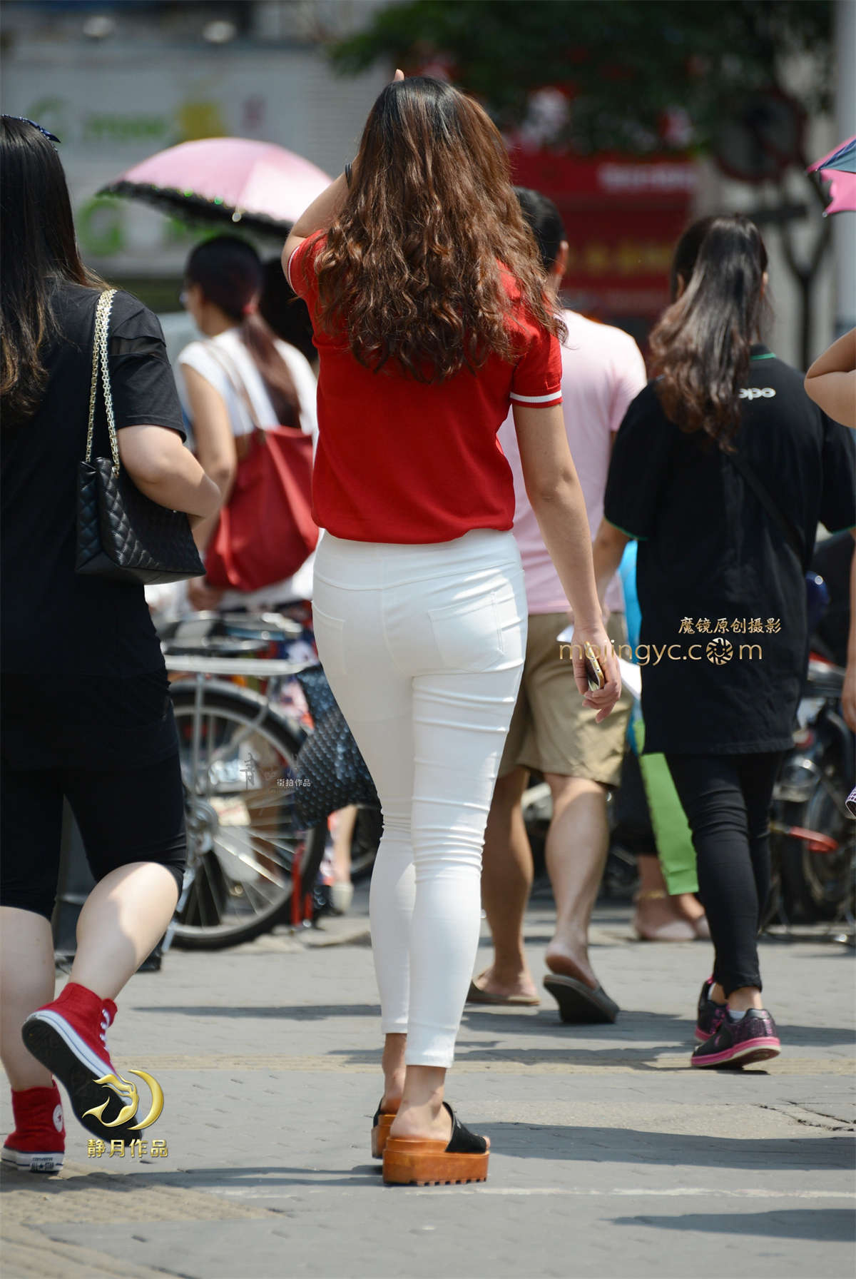 红衣白裤妹子（15P）-日更街拍