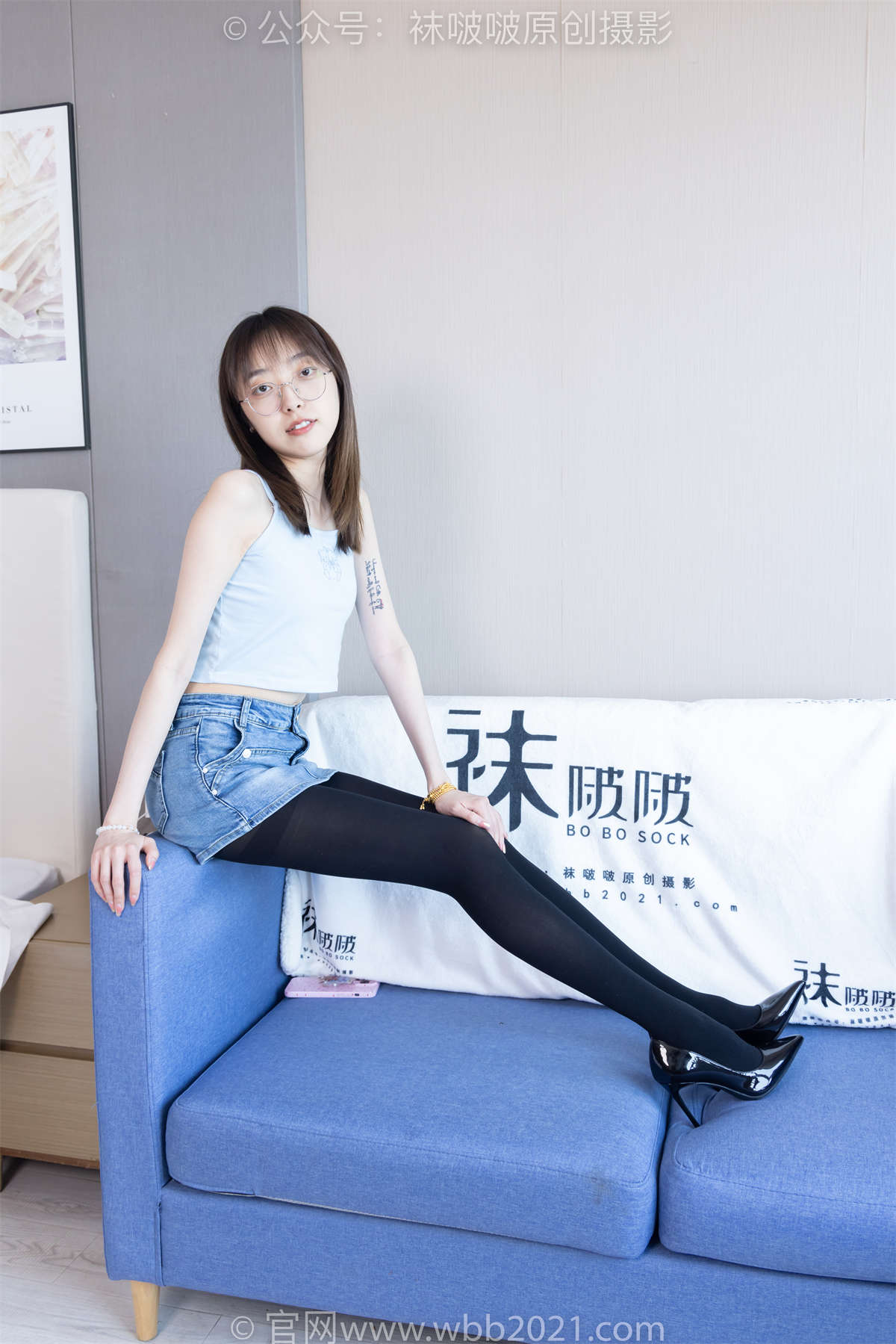 袜啵啵 No.385 稚予-高跟鞋、皮鞋、运动鞋、厚黑丝、吊带豹纹黑丝、白棉袜 超长花絮版-日更街拍