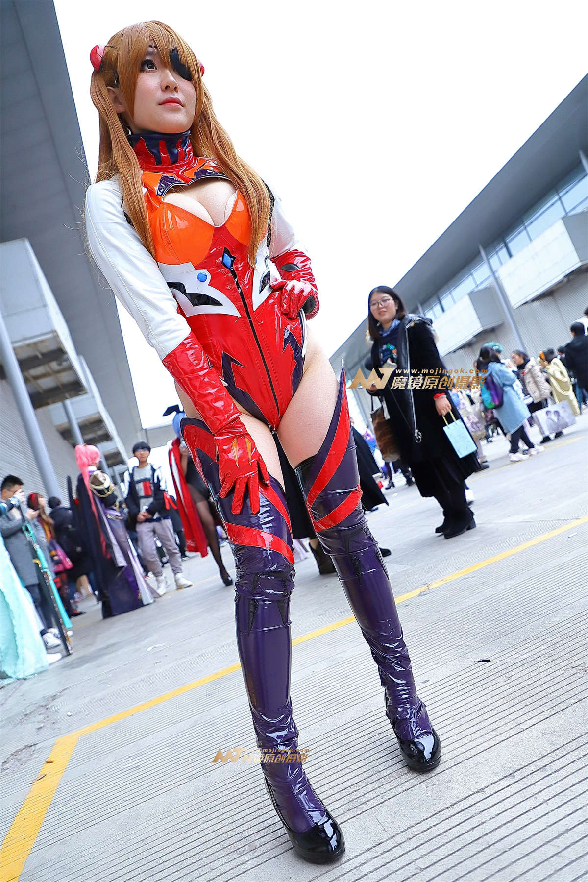 性感独眼靓妹cosplay-日更街拍