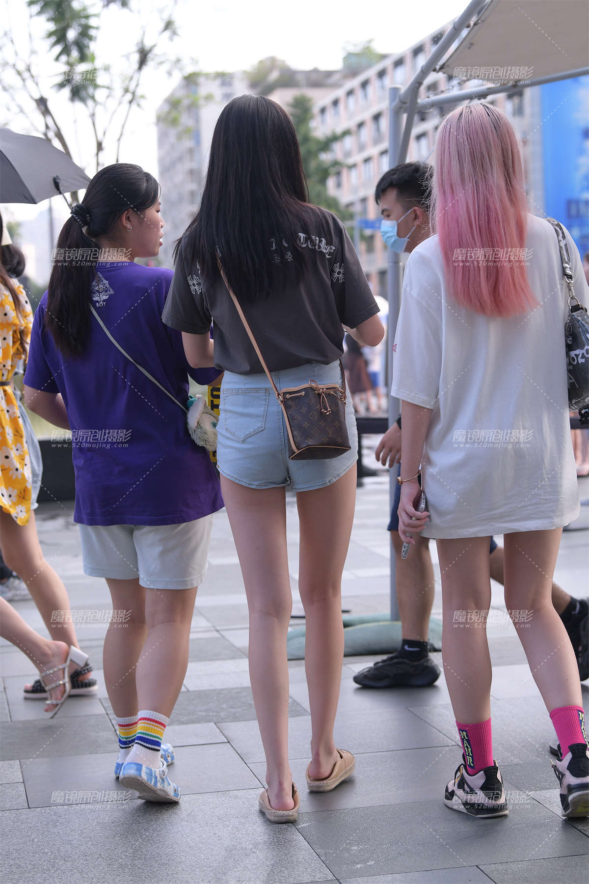 图片[2]-长腿热裤小姐姐~-日更街拍