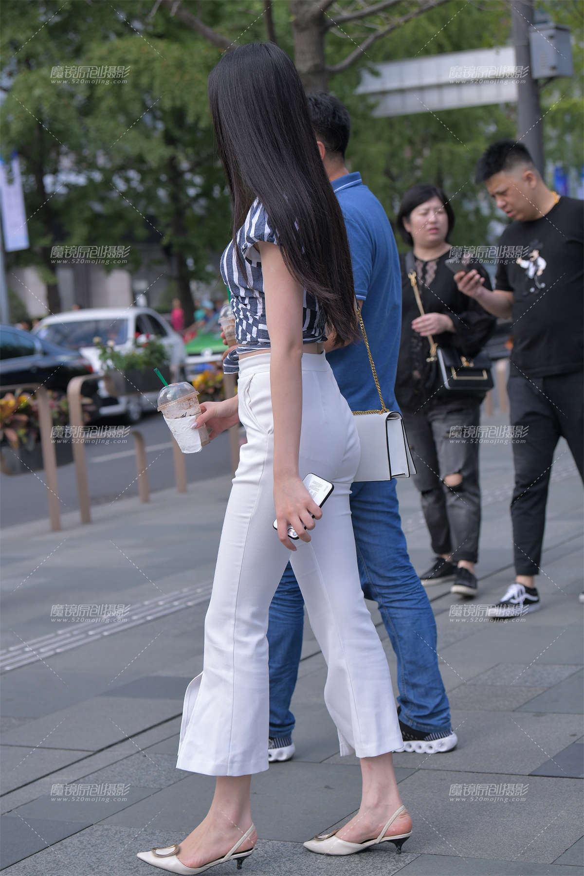 紧身白色西裤插图1