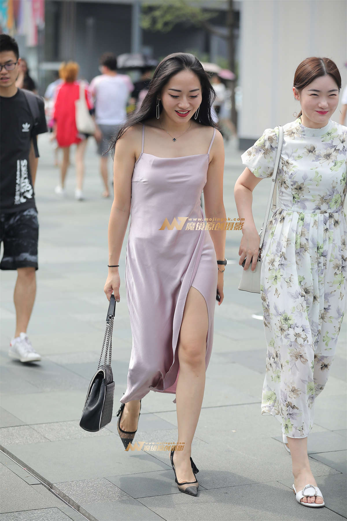 【凯恩赛帖】丝滑少妇-日更街拍