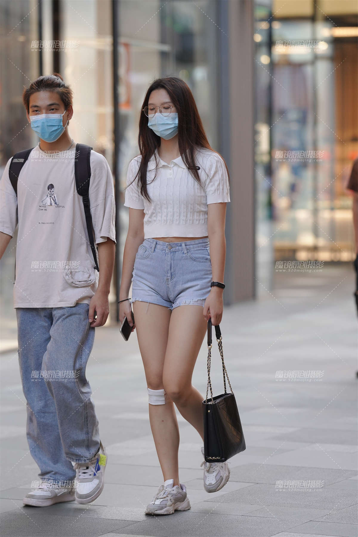 热裤长腿-日更街拍