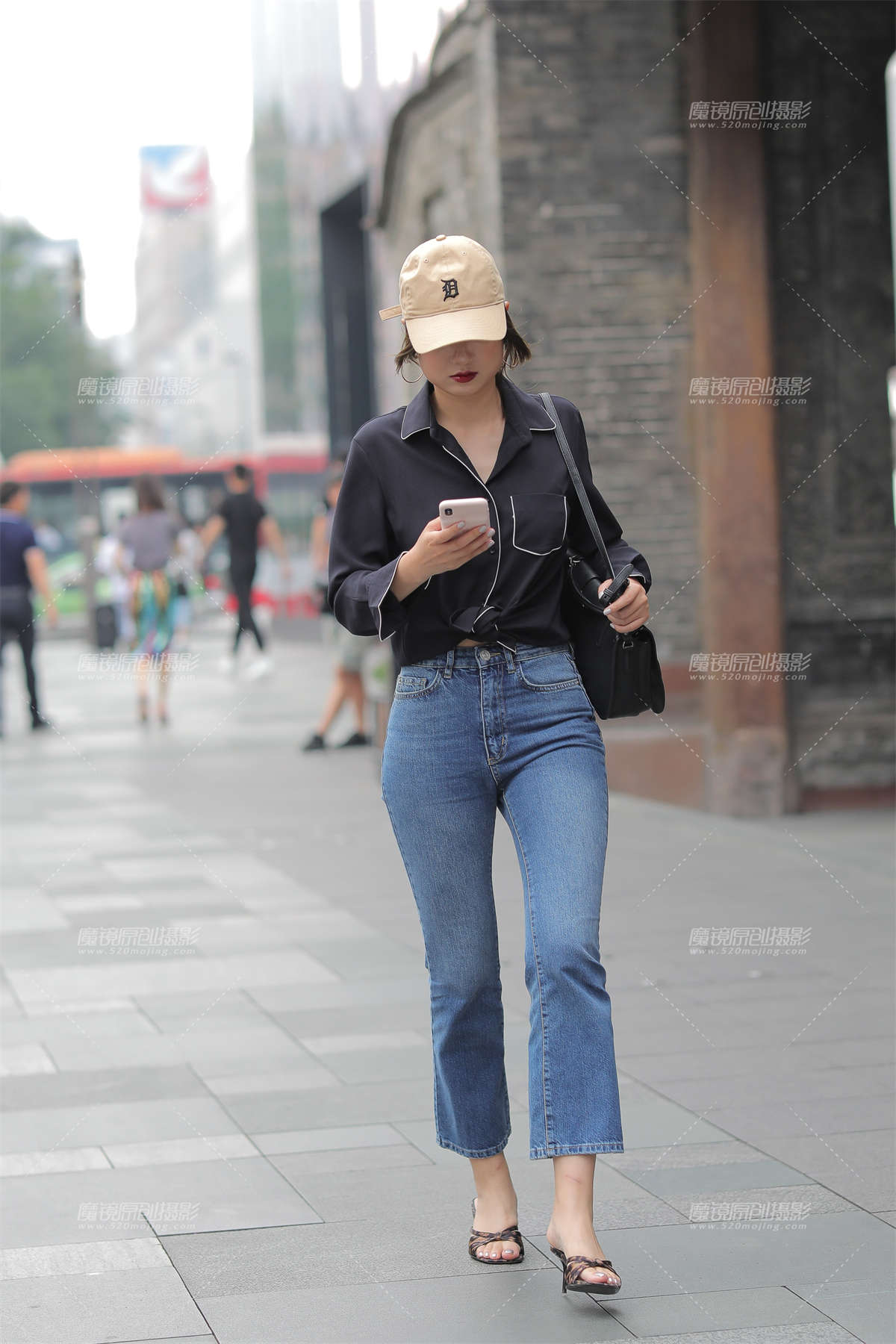 紧身牛仔裤-日更街拍