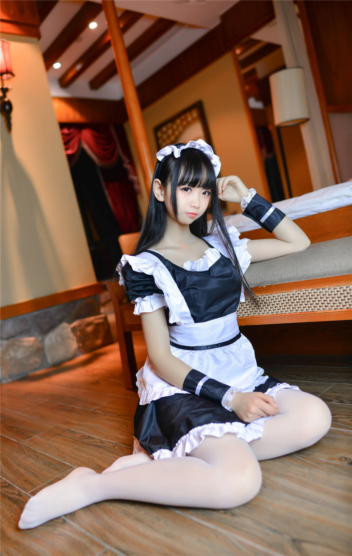 知名Coser-雪琪SAMA No.12 女仆-日更街拍