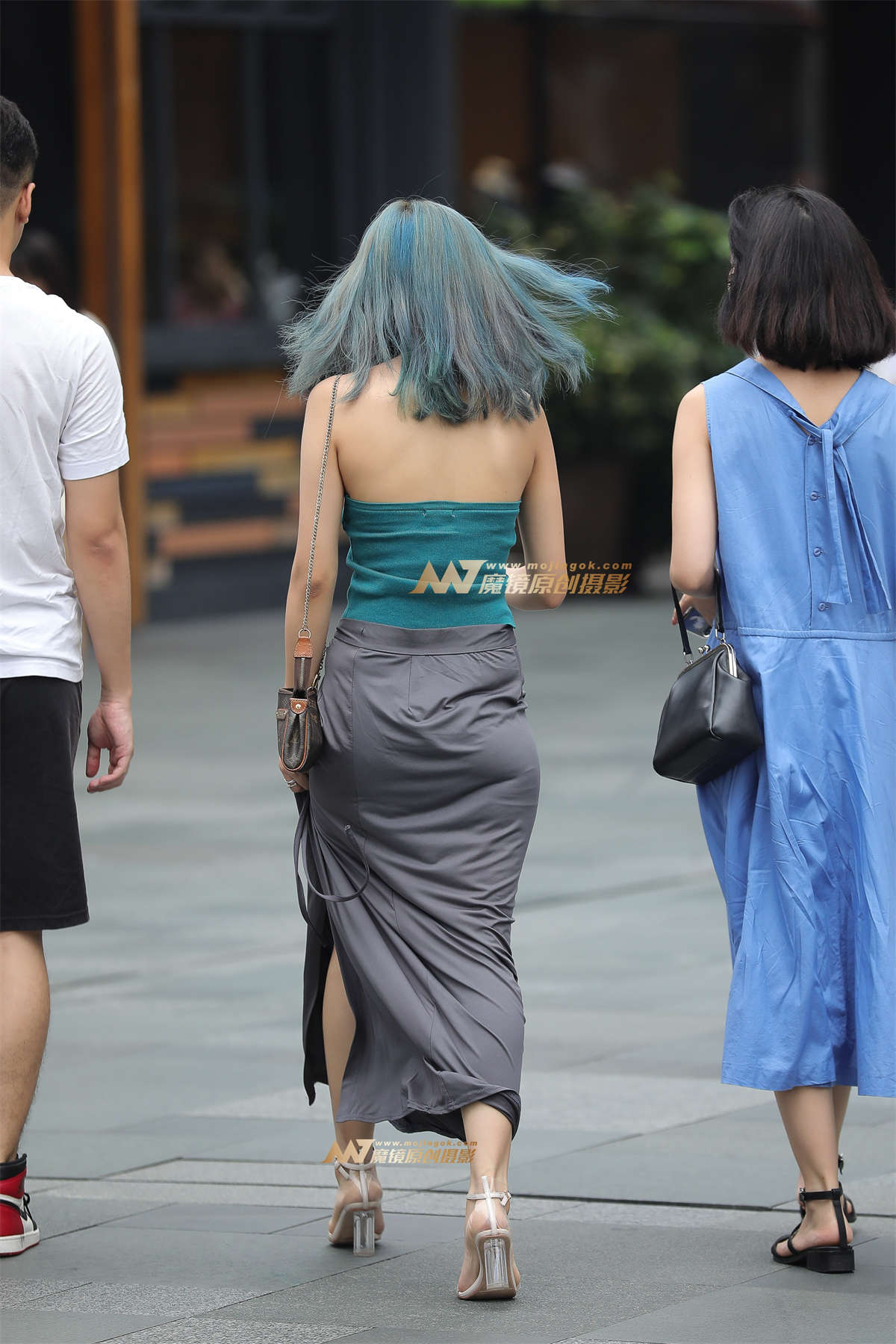 图片[2]-【凯恩赛帖】丝滑长裙-日更街拍