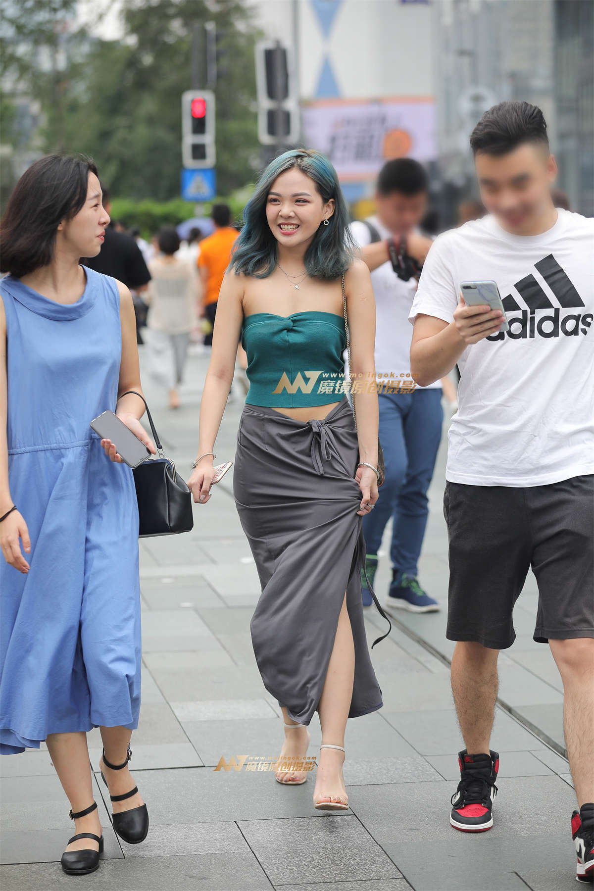 【凯恩赛帖】丝滑长裙-日更街拍