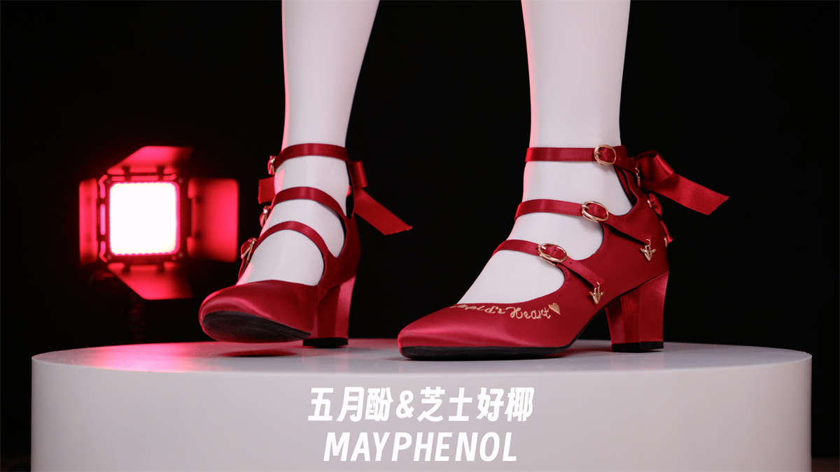 图片[2]-芝士好椰 红缎迎新 奇迹岛丘比特之心缎面红色-日更街拍