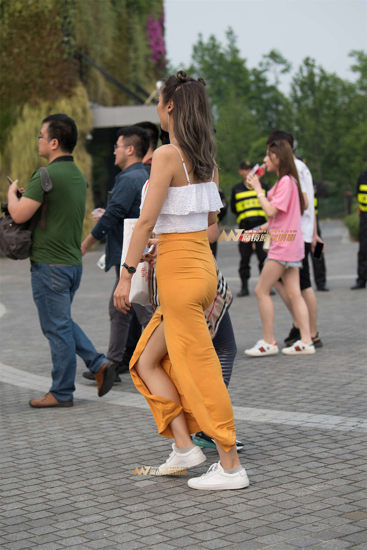 图片[2]-【一只傻麋鹿赛帖】紧致曼妙黄色包臀裙-日更街拍