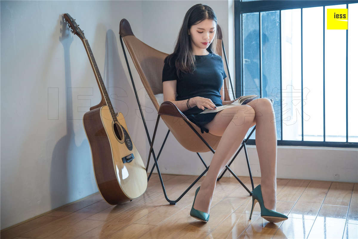 图片[2]-IESS异思趣向 丝享家380期：七七的绿色高跟鞋七七-日更街拍