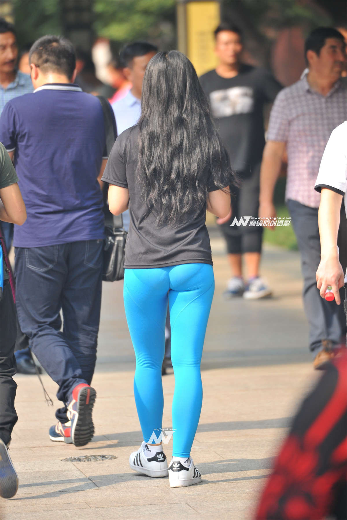 图片[2]-第六届当头第三帖：蓝色瑜伽超紧裤妹妹-日更街拍