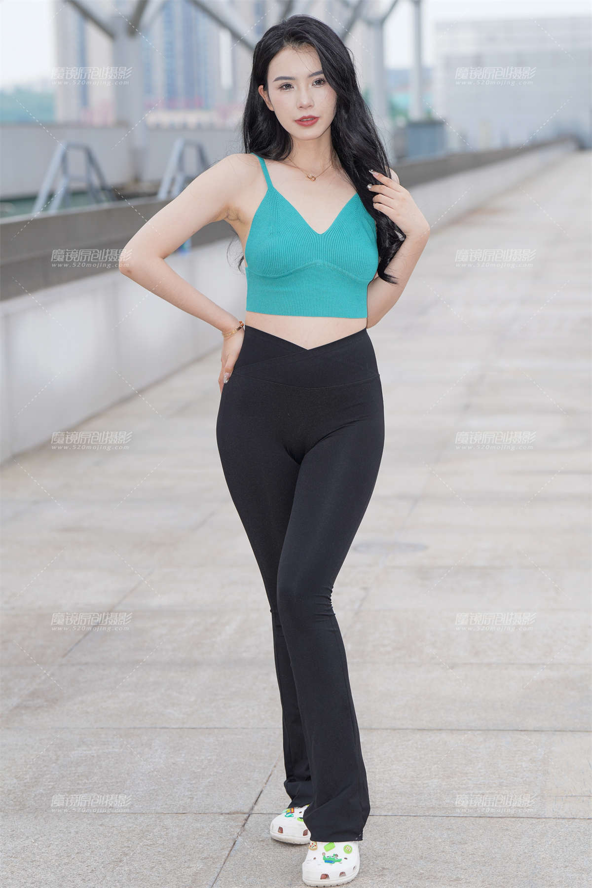 魅力黑美好身材-日更街拍