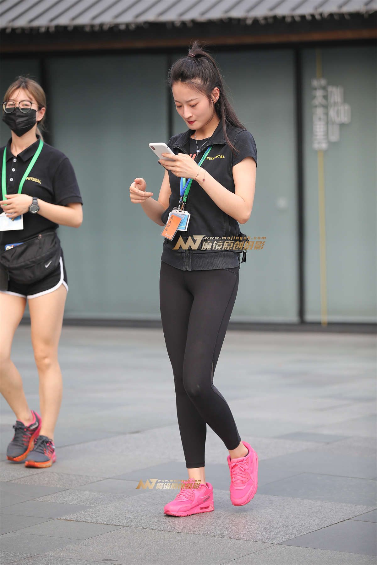 【凯恩赛帖】喜爱健身的美腿女孩-日更街拍