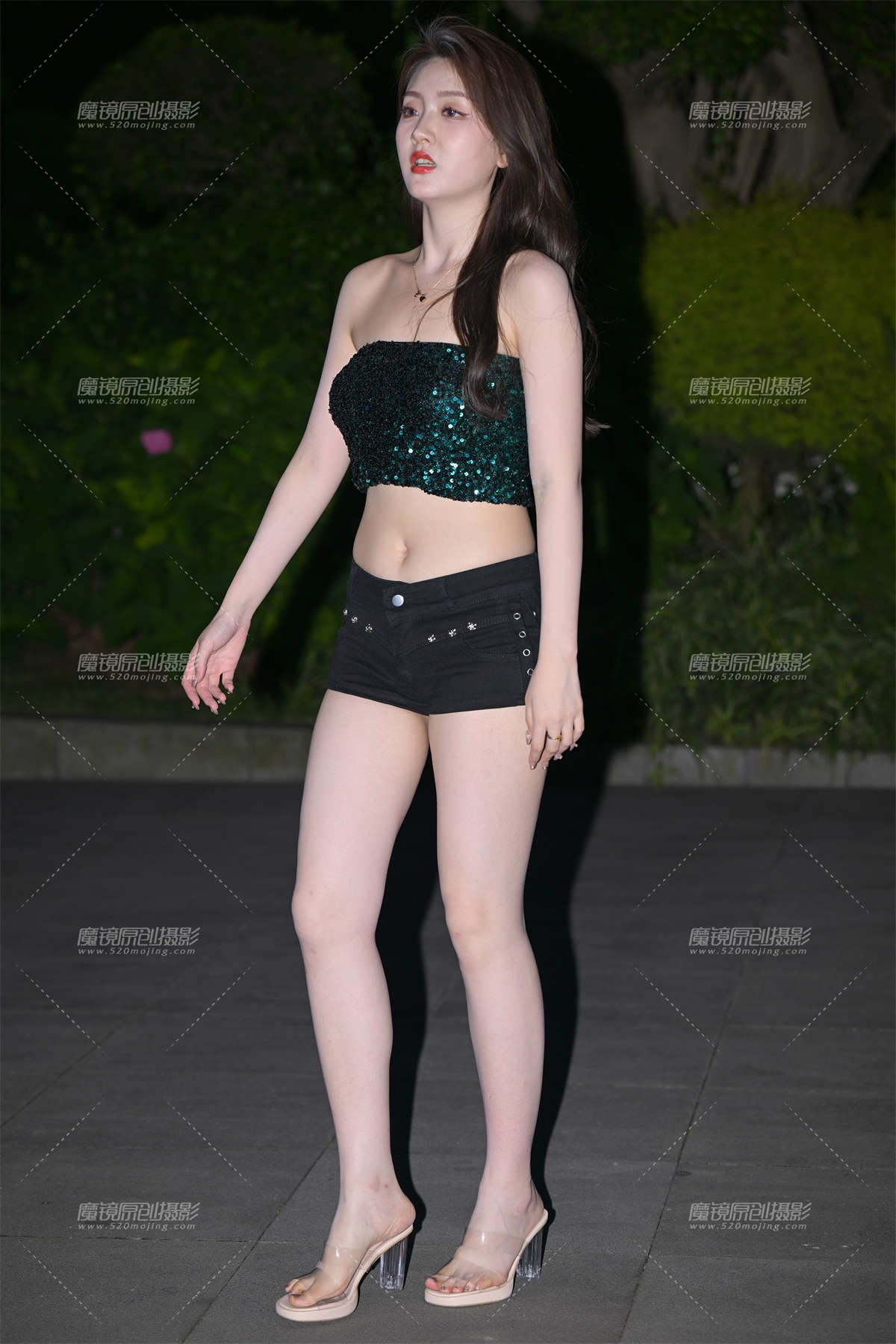 图片[2]-白嫩美腿组合-日更街拍